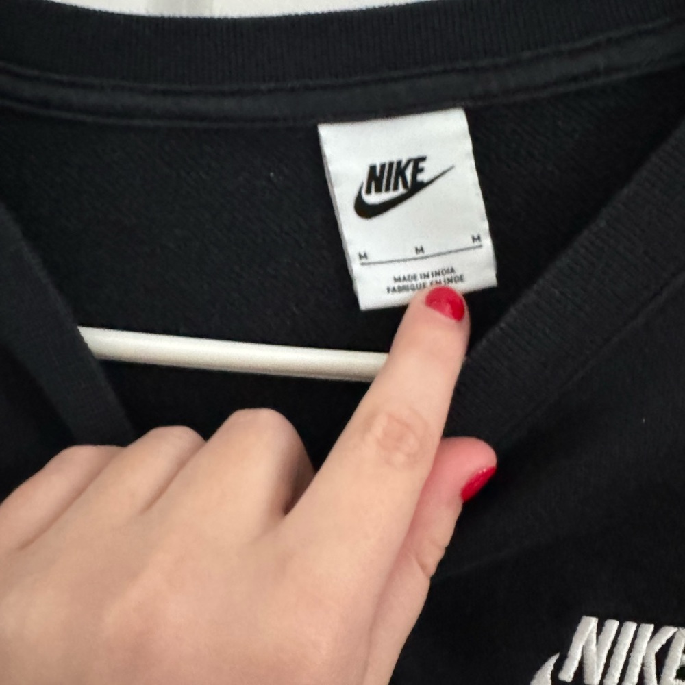 Black Nike Medium Crewneck Womens'
